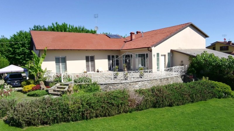 Villa a Castelletto Stura