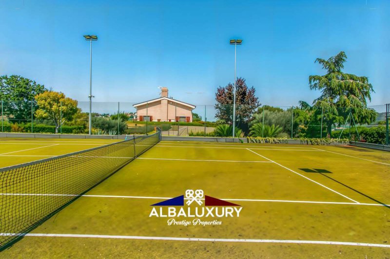 滨海圣埃尔皮迪奥别墅