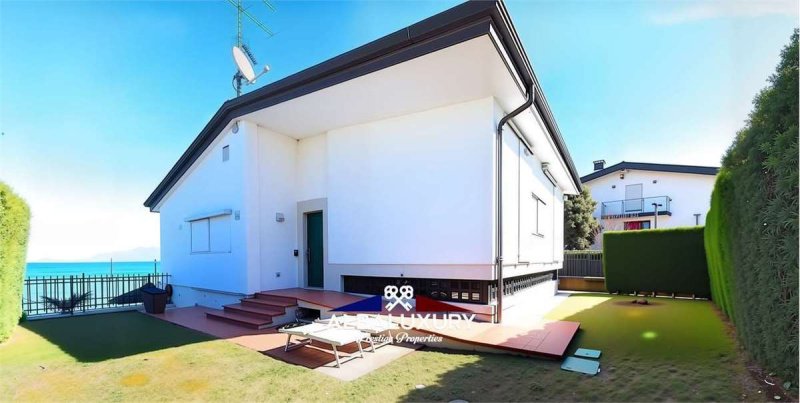 Вилла в Дезенцано-дель-Гарда