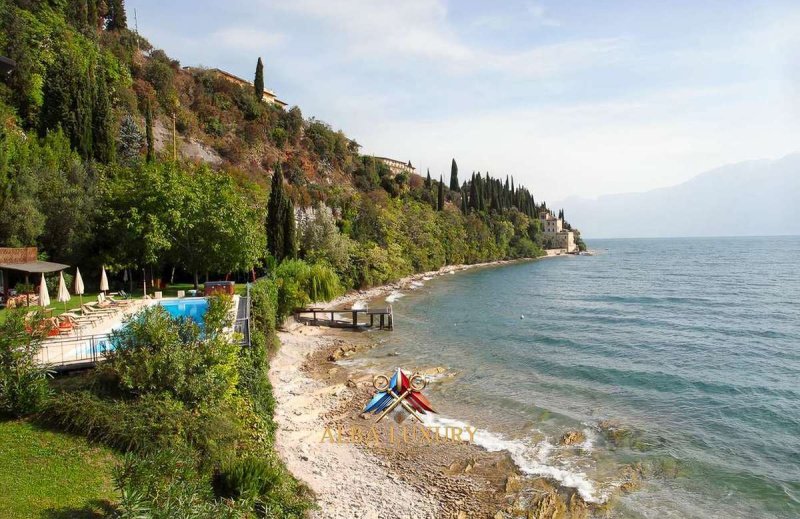 托斯科拉诺-马德尔诺别墅