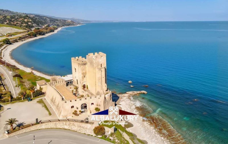Castelo em Roseto Capo Spulico