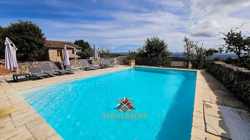 蒙特里焦尼别墅