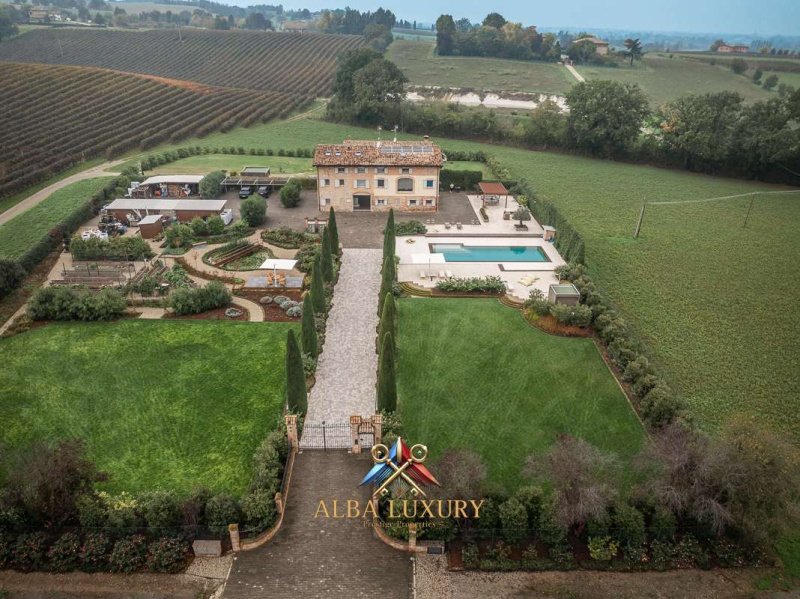 Moradia em Castelvetro di Modena