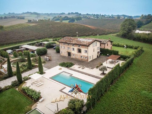 Moradia em Castelvetro di Modena