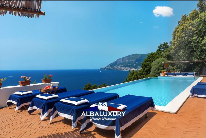 Вилла в Майори