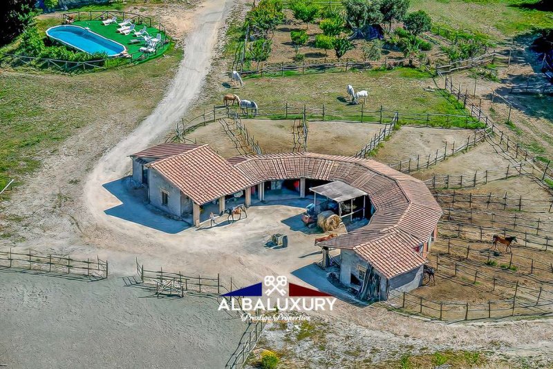 Вилла в Казоле-д'Эльса