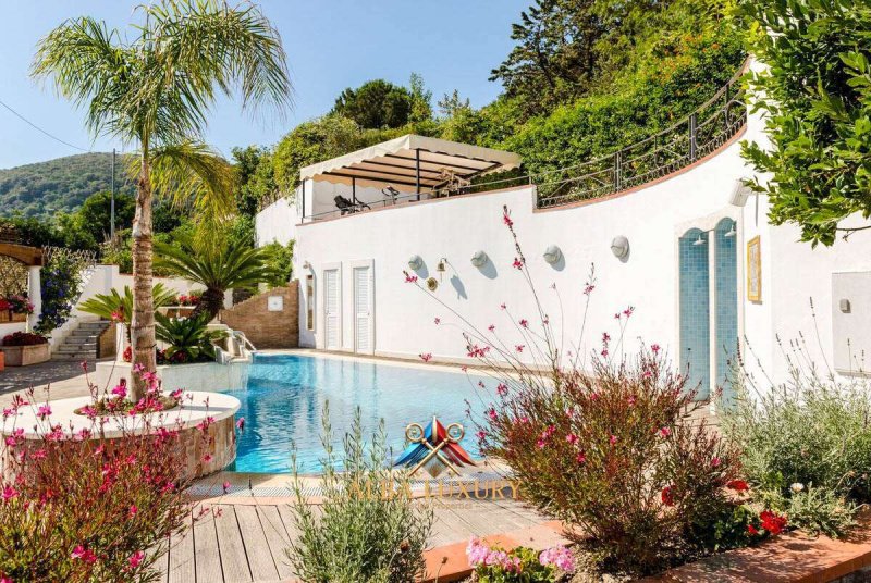 卡萨米乔拉泰尔梅别墅