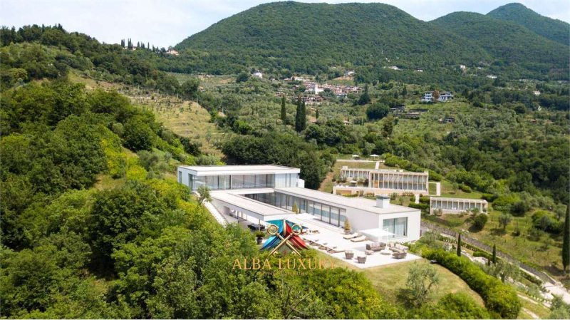 Villa a Gardone Riviera