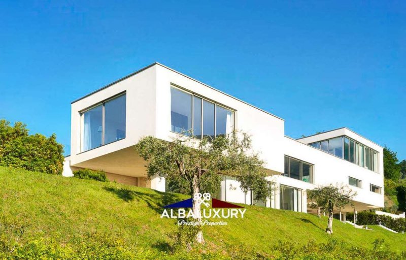 加尔多内-里维耶拉别墅