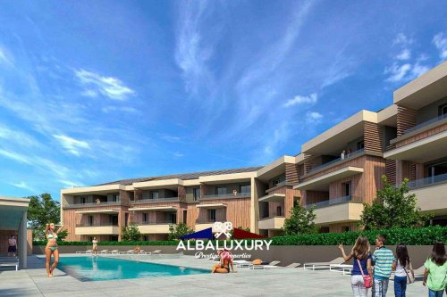 加尔达湖群滨代森扎诺公寓