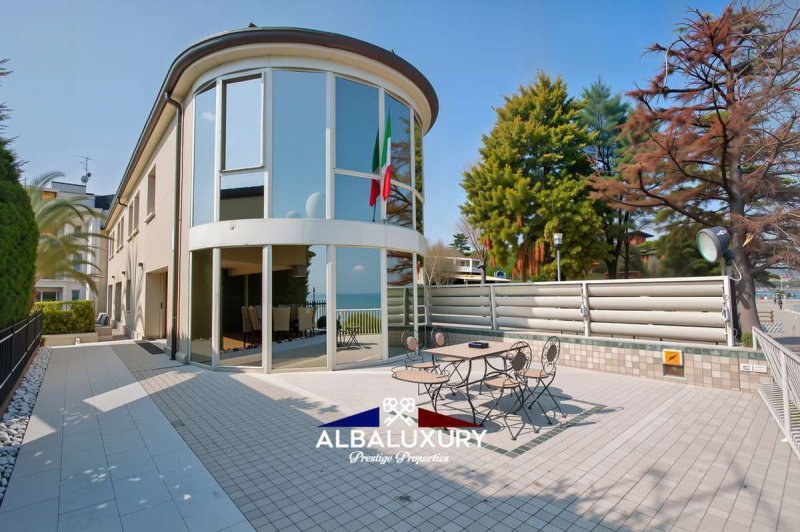 Villa a Desenzano del Garda
