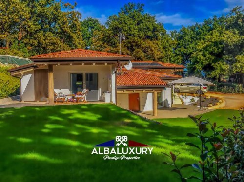 Вилла в Паденге-суль-Гарда