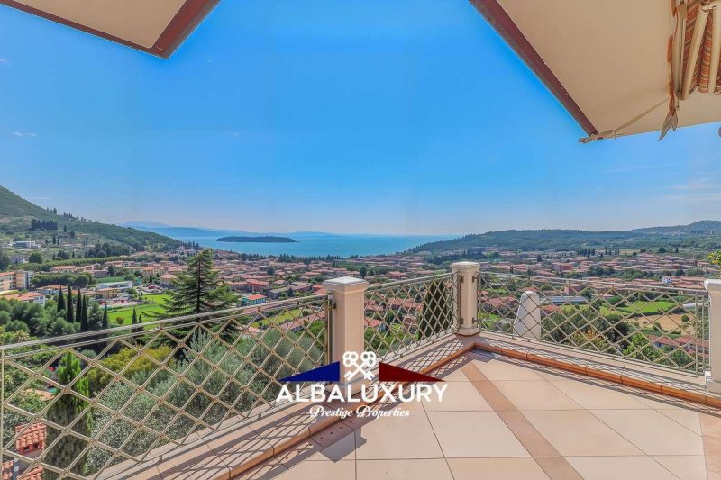 Moradia em Roè Volciano