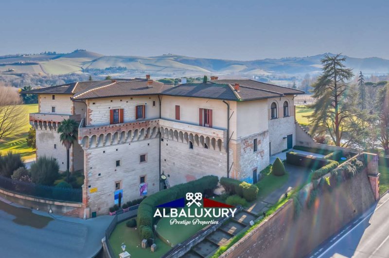 Slott i Castrocaro Terme e Terra del Sole