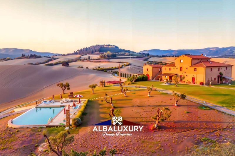 Villa en Montecatini Val di Cecina