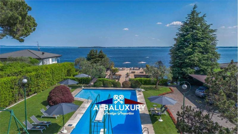 Villa a Padenghe sul Garda