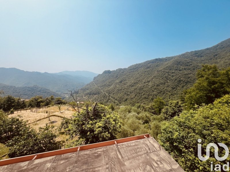 Casa geminada em Borzonasca