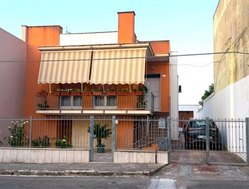 Moradia em Alezio