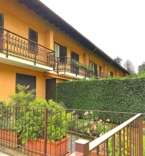 Terraced house in Baveno