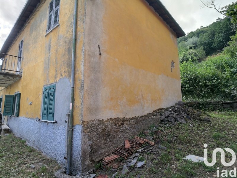 Hus i Varese Ligure