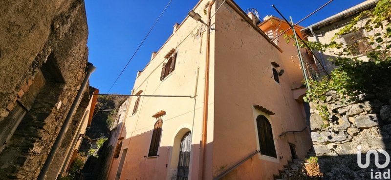 Hus i Castelbianco