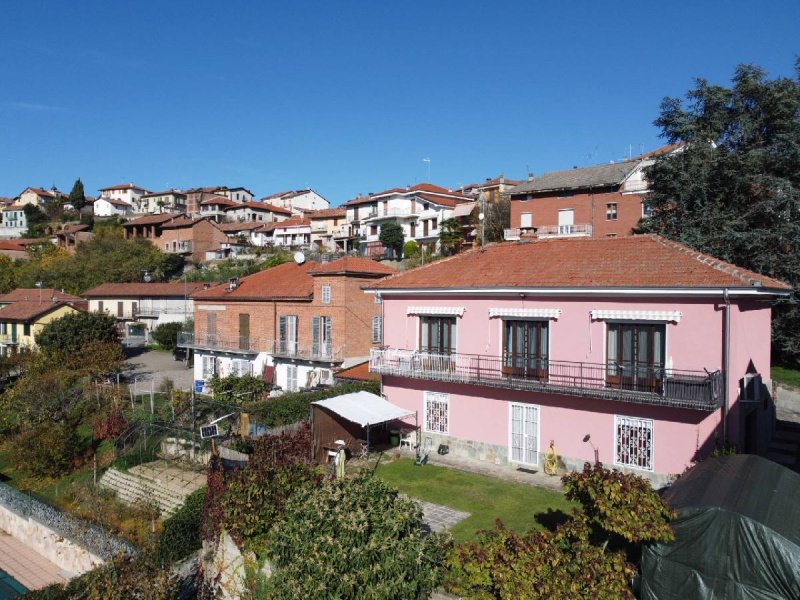 Casa independiente en Montechiaro d'Asti