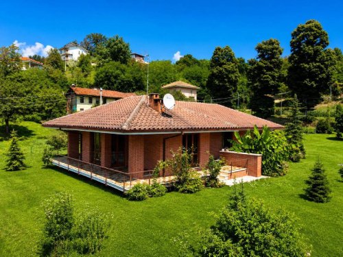 Villa in Montafia
