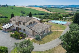 Maison de campagne à San Costanzo