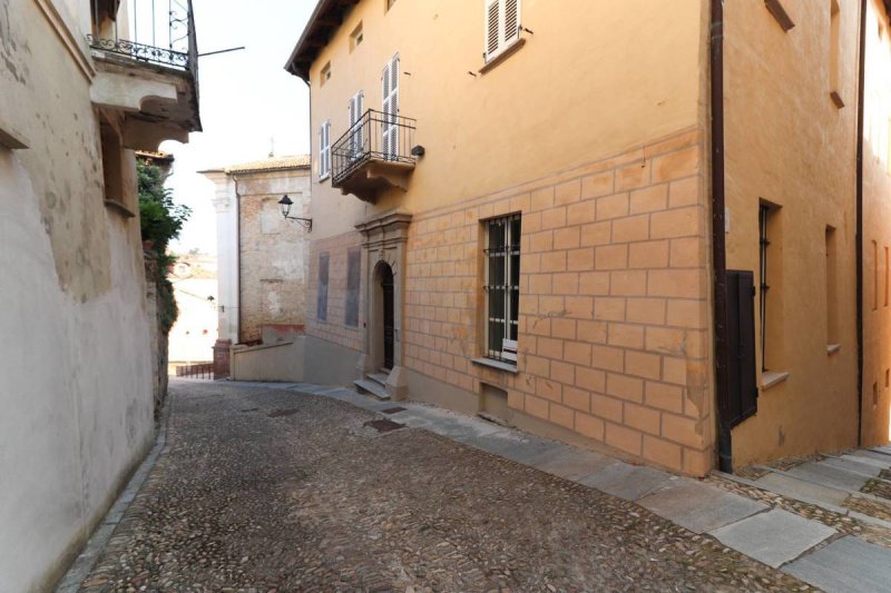 Palácio em Costigliole d'Asti