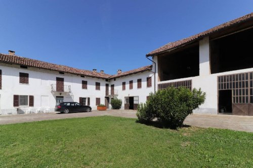 Country house in Costigliole d'Asti