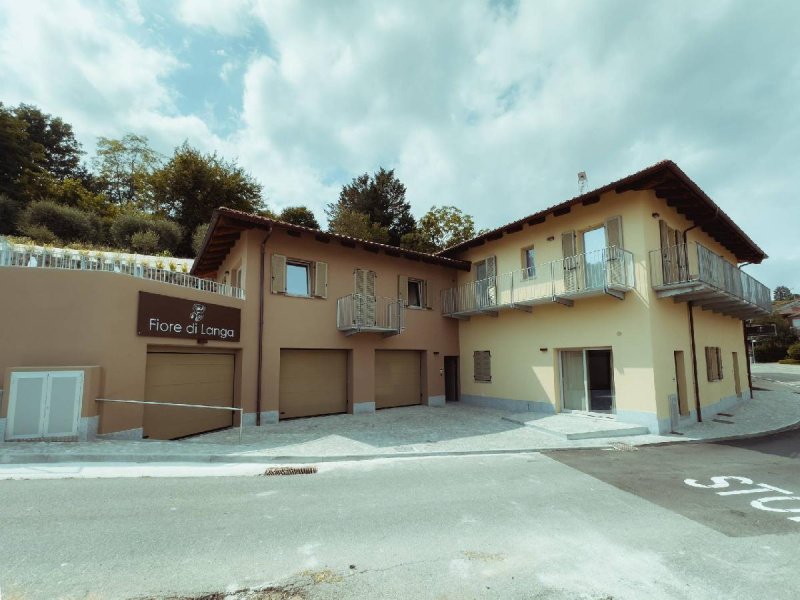 Многоквартирный дом в Монфорте-д'Альба