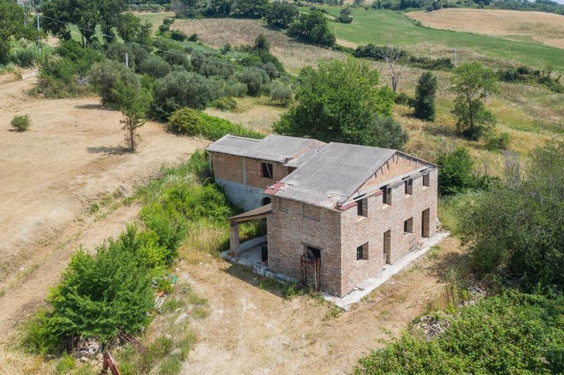 Casa de campo em Montelabbate