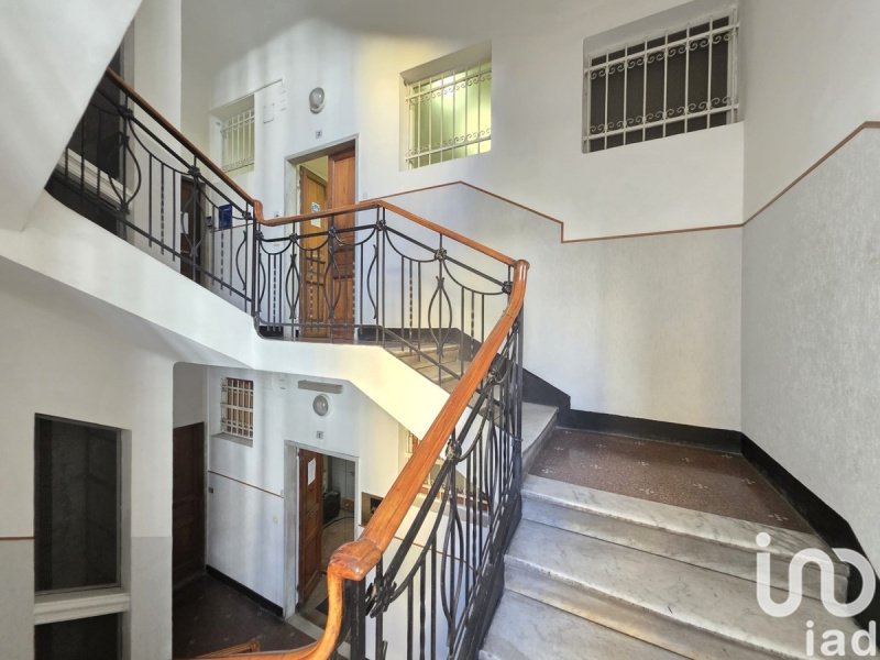 Edifício comercial em Savona