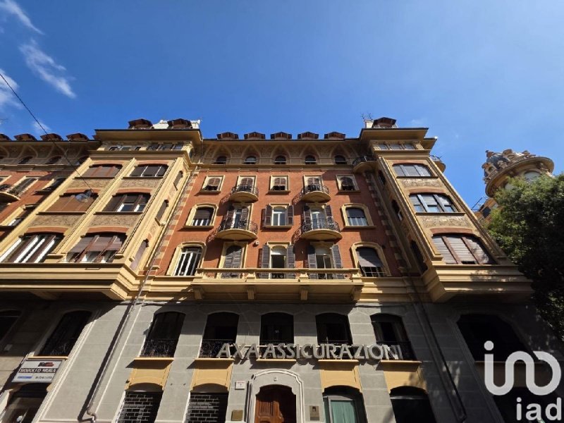 Edifício comercial em Savona