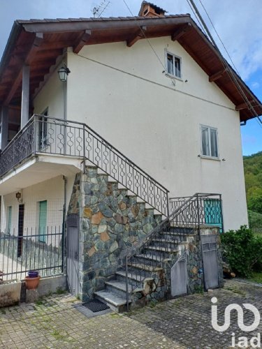 Villa in Montoggio