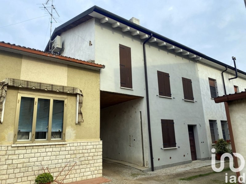 Detached house in Roncoferraro