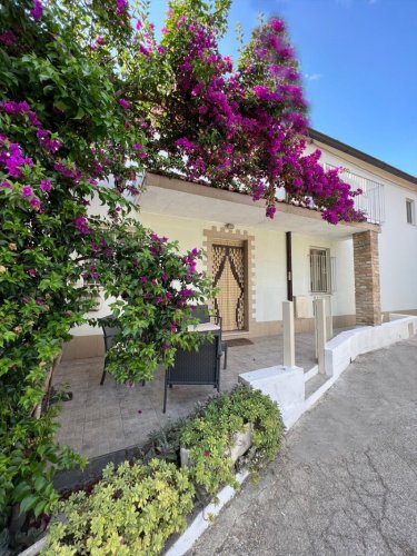 Detached house in Cappelle sul Tavo