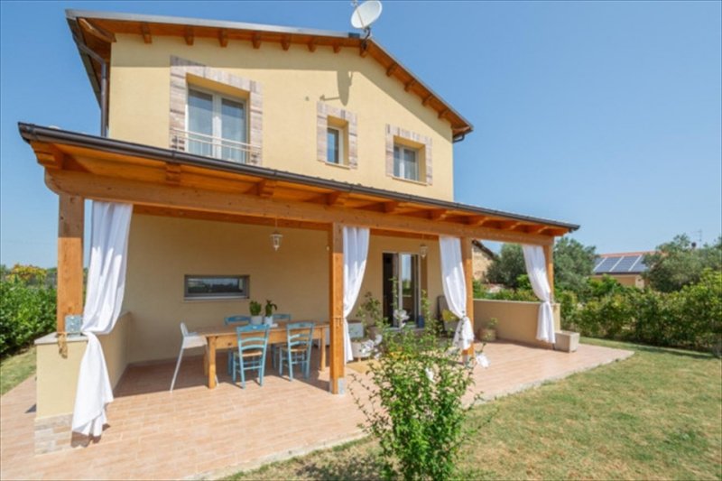 Особняк в Рокка-Сан-Джованни