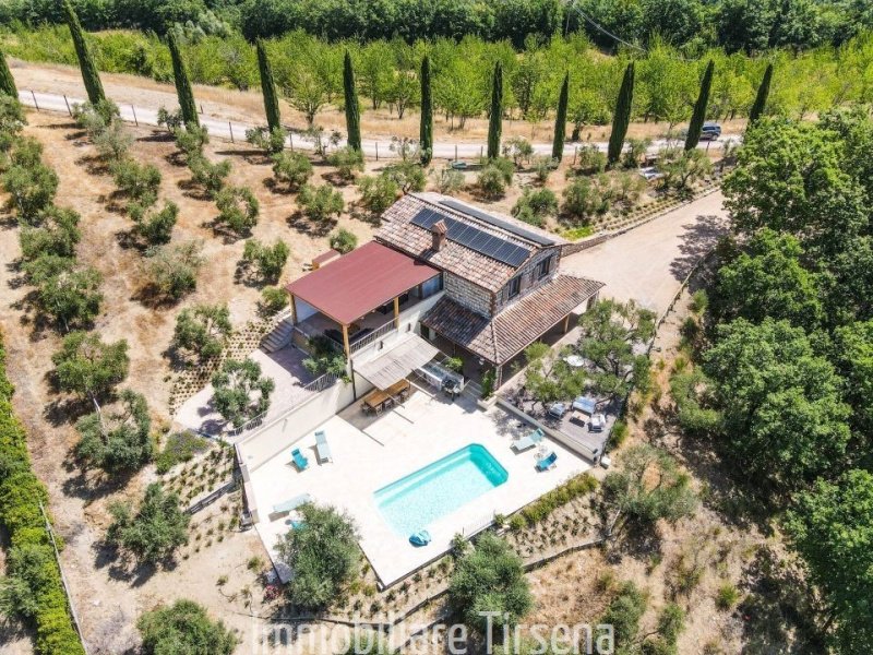 Отдельно стоящий дом в Сан-Венанцо