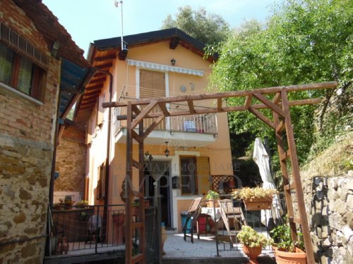 Half-vrijstaande woning in Camporosso