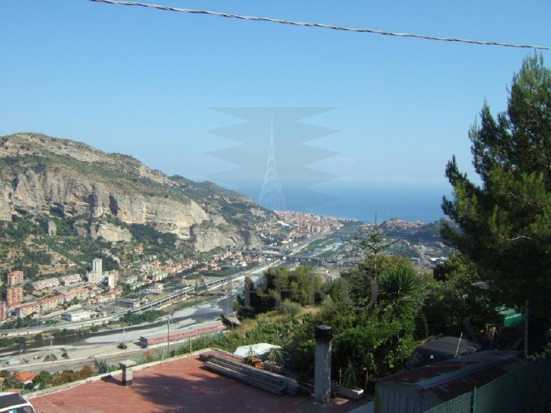 Half-vrijstaande woning in Ventimiglia