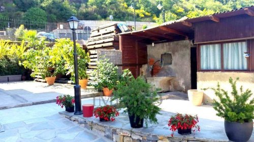 Semi-detached house in Isolabona