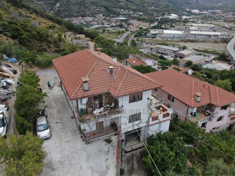 Half-vrijstaande woning in Ventimiglia