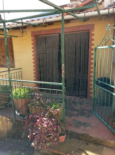 Особняк из двух квартир в Оливетта-Сан-Микеле