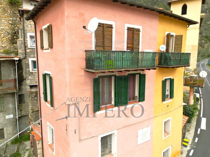 Casa geminada em Olivetta San Michele