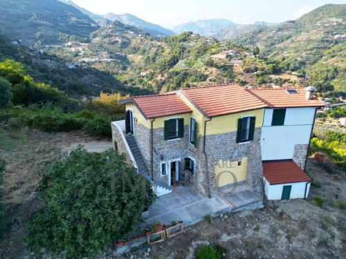 Half-vrijstaande woning in Ventimiglia