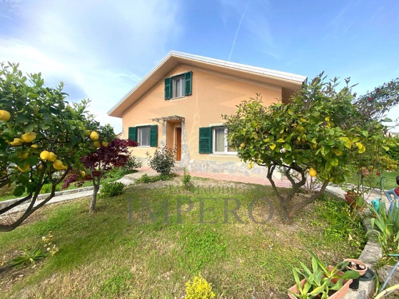 Half-vrijstaande woning in Ventimiglia