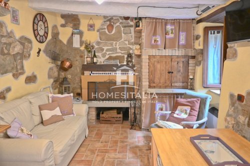 Self-contained apartment in Baschi