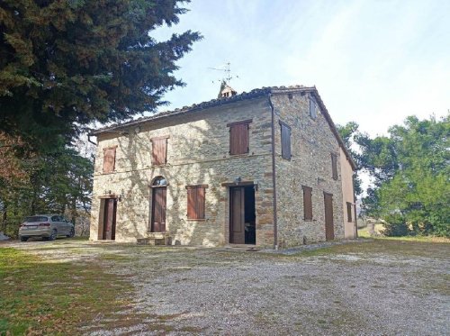 Klein huisje op het platteland in San Severino Marche