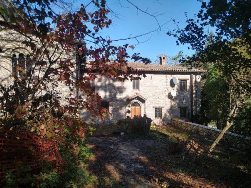 Klein huisje op het platteland in Monte Cavallo